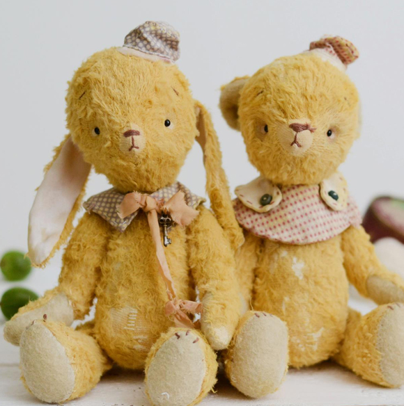 Gorgeous heirloom teddy bears from Annapavlovna.