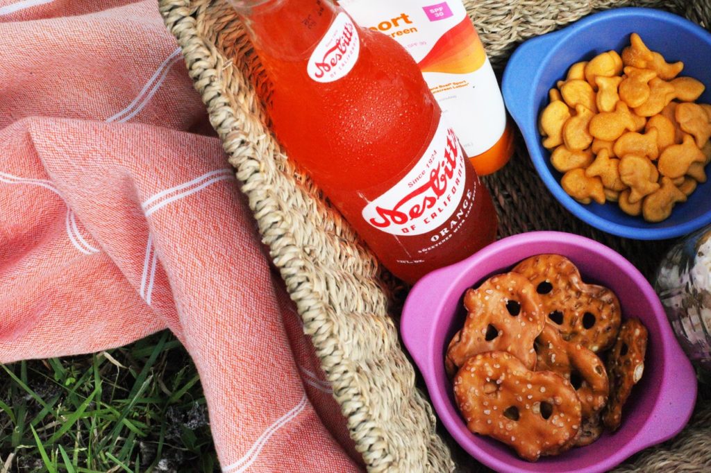 goobie baby food bowl at a picnic